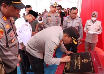 Kapolres Simungun AKBP Ronald F.C Sipayung, S.H., S.I.K., M.H., meresmikan Polsubsektor Bandar Masilam Polsek Perdagangan Polres Simalungun bersama para Tokoh guna mendukung keamanan serta ketertiban masyarakat