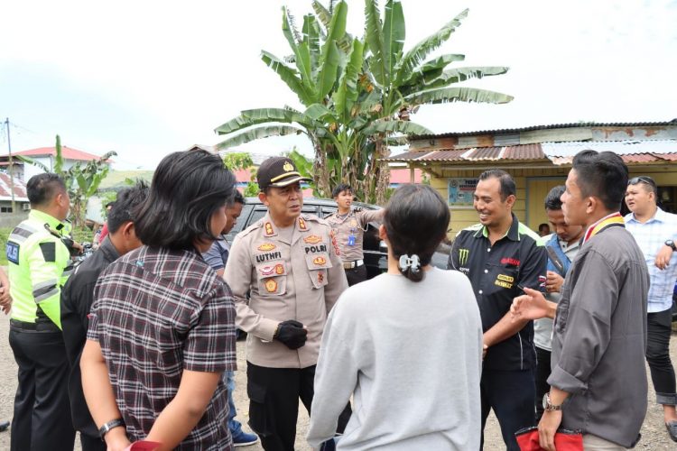 Aksi unjuk rasa yang dilakukan oleh aliansi Cipayung Kota Gunungsitoli – Nias dengan tuntutan penolakan kenaikan harga BBM yang telah ditetapkan oleh Pemerintah
