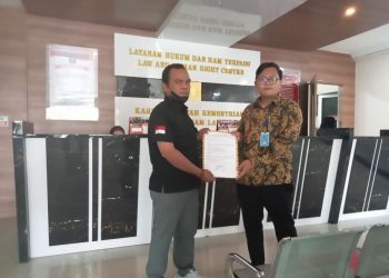 Surat Laporan dari Lembaga Perlindungan Konsumen Nusantara Indonesia LPKNI DPD Tanggamus diserahkan ke Kantor Wilayah KemenkumHAM provinsi Lampung