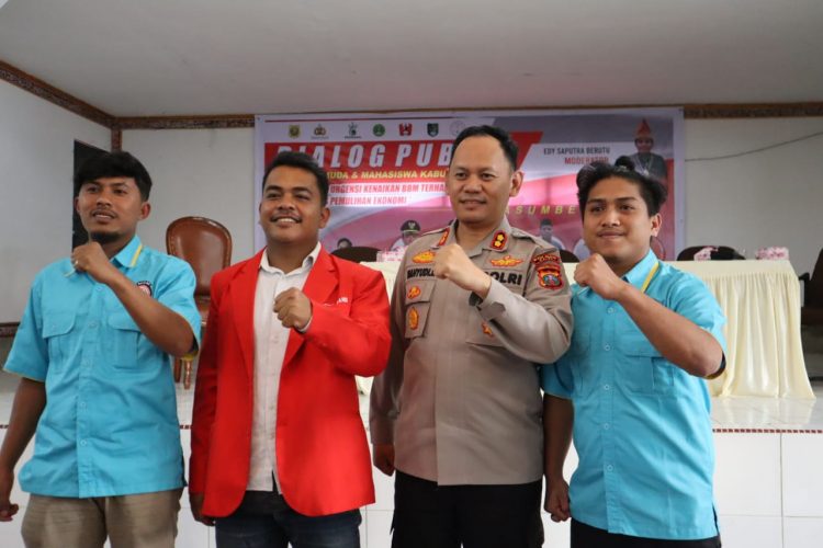 Kapolres Dairi AKBP Wahyudi Rahman, SH, SIK, MM bersama Forkopimda Kabupaten Dairi hadiri Dialog Publik dari Aliansi Pemuda dan Mahasiswa Kabupaten Dairi