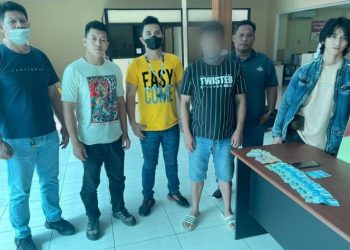 Tim Resmob Alfa Polresta Manado mengamankan seorang lelaki pelaku judi togel online di Kelurahan Calaca Kecamatan Wenang