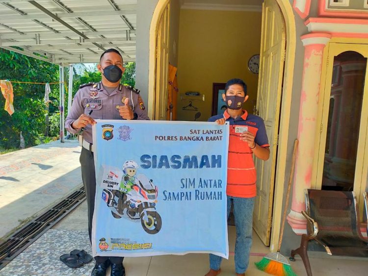 Satlantas Polres Bangka Barat mencanangkan program SIASMAH (SIM Antar Sampai Rumah)