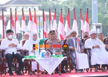 Forum Komunikasi Pimpinan Daerah (Forkopimda) Sumatera Utara menggelar Kirab Merah Putih di Istana Maimun