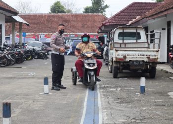 Satlantas Polres Purbalingga mensosialisasikan kembali terkait pelayanan penerbitan Surat Izin Mengemudi (SIM) bagi disabilitas. Termasuk bagi penyandang tuna rungu