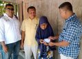 Juraini, seorang nenek berusia 60 tahun warga gampong Padang Baru kecamatan Susoh kabupaten Aceh Barat Daya (Abdya) hidup sebatang kara di sebuah kios