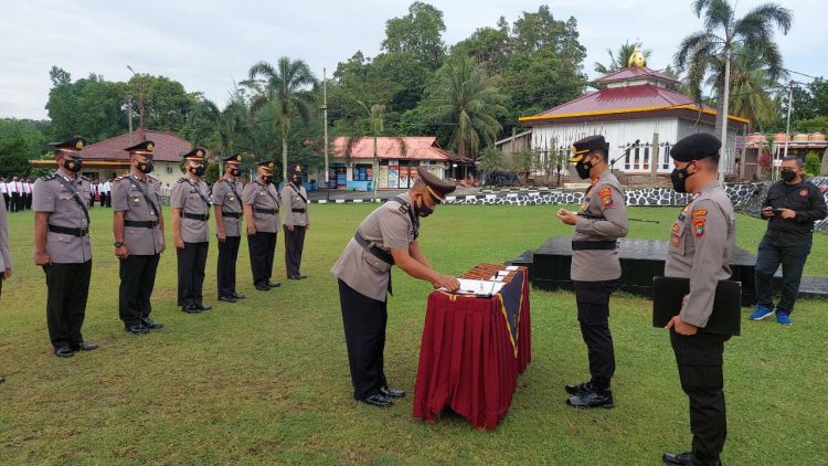Serah Terima Jabatan (Sertijab) Kabag , Kasat, Kapolsek Jajaran Polres Bangka
