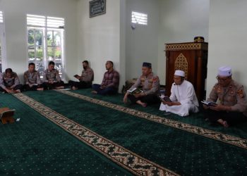 Polda Sumatera Utara melalui Polres Dairi melaksanakan Pembinaan Rohani dan Mental (Binrohtal) bagi seluruh Personil dan Asn Polres Dairi