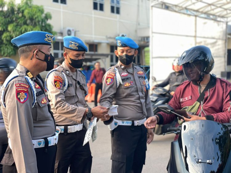 Personel Propam Polda Sumsel Subbid Provos bersama Para Kanit, Panit dan anggota Subbid Provos Memimpin kegiatan Penegakkan, Penertiban dan Disiplin (Gaktibplin) terhadap kendaraan anggota Polri, PNS Polri, PHL Polda Sumsel