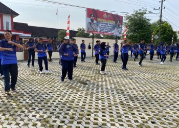 Personel Polres Pangkalpinang hari ini melaksanakan Senam Aerobik yang dilaksanakan di halaman Mapolres Pangkalpinang
