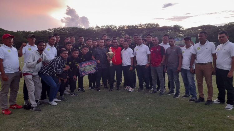 Tim sepak bola Al-Azhar FC Binaan dari Kodim 0103/Aut mewakili Korem 011/LW berhasil menjuarai Liga santri tingkat Kodam IM