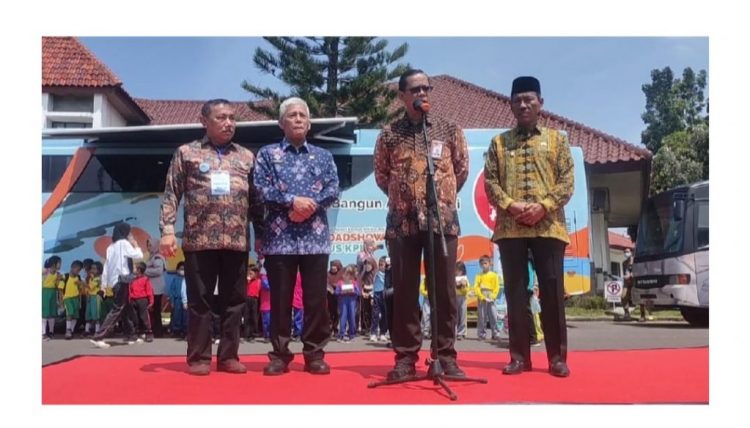 Setelah menyambangi Palembang dan Prabumulih, Roadshow Bus Antikorupsi KPK akhirnya tiba Kabupaten Ogan Komering Ilir