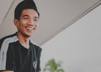 Andi Fazil (Maha Santri Dayah Darul Munawwarah Kuta Krueng, Alumni Jurnalistik Dinas Dayah Aceh Tahun 2021)