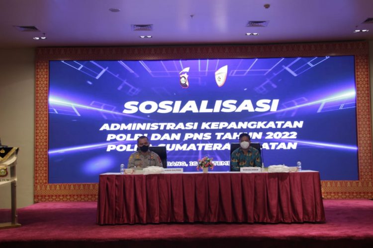 Pembukaan acara Sosialisasi Administrasi kepangkatan Polri dan PNS Tahun 2022 Polda Sumsel