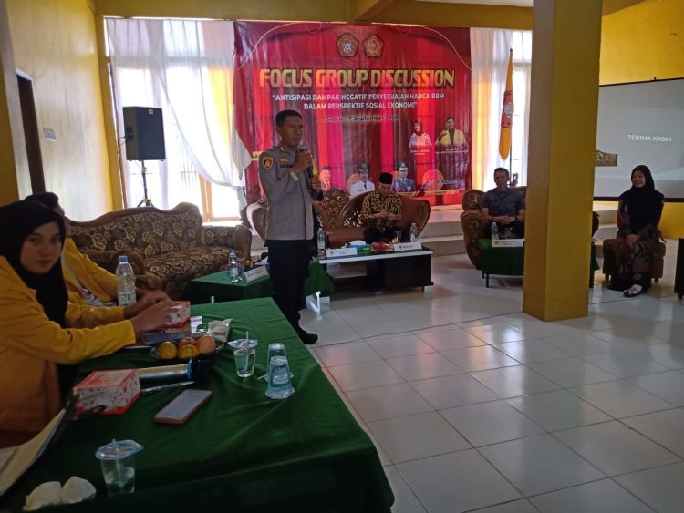 Kapolres Aceh Tamiang AKBP Imam Asfali mengikuti _focus group discussion_ (FGD) antisipasi dampak negatif penyesuaian harga bahan bakar minyak (BBM)