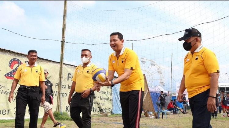 Pembukaan Turnamen Kapolresta Banyumas Cup tersebut dibuka langsung oleh Kapolresta Banyumas Kombes Pol Edy Suranta Sitepu, SIK, MH