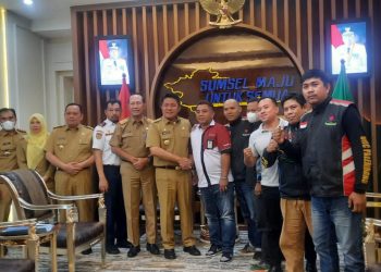 Gubernur Sumatera Selatan (Sumsel) H. Herman Deru (HD) menerima audensi dan aspirasi dari enam perwakilan Komunitas Driver Ojol