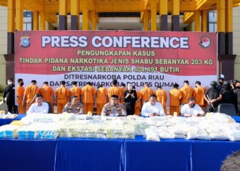 Dalam kurun waktu kurang dari seminggu berhasil mengungkap 3 kasus narkoba dengan barang bukti yang cukup mencengangkan. 203 kilogram sabu dan 404.491 butir ekstasi disita, serta 16 orang pelaku dibekuk di tiga lokasi berbeda