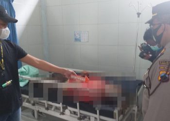 Peristiwa nahas menimpa pria bernama Nur Iskandar (47) warga Desa Sokawera, saat bekerja mengecat toko ia tersengat listrik dan kemudian terjatuh dari lantai dua hingga meninggal dunia