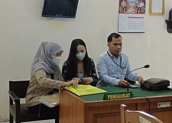 Seorang karyawan bernama Jalaluddin (46) warga Banyuasin melayangkan gugatan ke Pengadilan Negeri (PN) Palembang