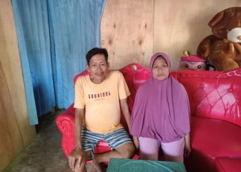 Sugiyono (43) Warga Rt 02 Rw 04 Pekon Banjar Negara Kecamatan Wonosobo menderita penyakit leukimia dengan kondisi yang memang sangat memprihatinkan