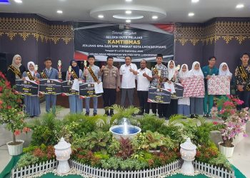 Fauzan dan Rahmah Azizah Yasmine keduanya siswa SMA Negeri Modal Bangsa Arun terpilih menjadi duta keamanan dan ketertiban masyarakat (Kamtibmas) Kota Lhokseumawe