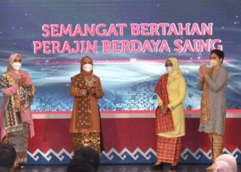 Ibu Iriana Joko Widodo secara resmi membuka Pameran Kerajinan Nusantara (Kriyanusa) Tahun 2022, yang digelar di Jakarta Convention Center