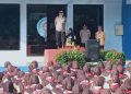 Kapolsek Kaligondang AKP Sugeng Tugino S.H.,M.M memberikan pembinaan dan pengarahan terhadap siswa di SMK Negeri 1 Kaligondang