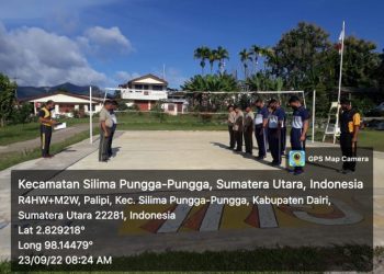 Anggota Koramil 03/Parongil dipimpin oleh Danramil Kapten Inf T Aritonang dan Polsek Parongil dipimpin oleh AKP HP Purba melaksanakan olahraga dengan main Bola Volly bersama