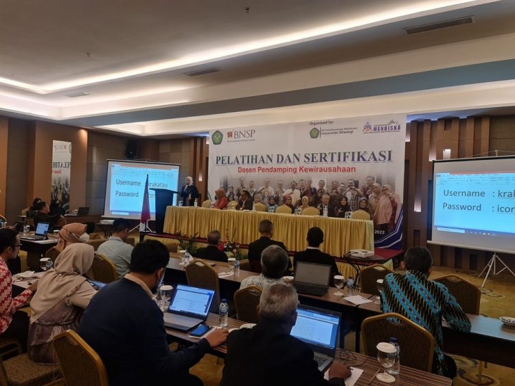 Pembukaan acara Pelatihan dan Uji Kompetensi Dosen Pendamping Kewirausahaan di Hotel Horisan Tasikmalaya