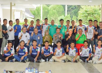 Pemberangkatan tim Kejurda (Kejuaran Daerah) Futsal Kota Pematangsiantar ke Kota Rantau Prapat tepatnya Kabupaten Labuhanbatu Provinsi Sumatera Utara