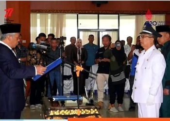Bupati Ogan Komering Ilir (OKI) H.Iskandar SE, akhirnya resmi melantik Makmun Murod sebagai Kepala Desa, Desa Pedamaran VI Kecamatan Pedamaran