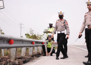 Penyidik unit laka Satlantas Polres Brebes melakukan pemeriksaan pada 27 saksi termasuk 7 pengemudi mobil yang terlibat dalam kecelakaan beruntun yang terjadi di KM 253 Ruas Tol Pejagan-Pemalang