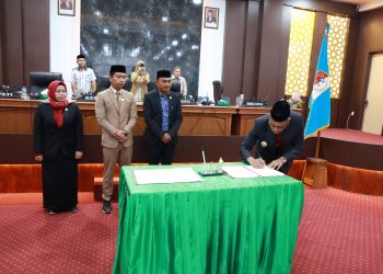 Pembahasan Rancangan Anggaran perubahan Belanja Kabupaten Nagan Raya yang digelar Jum'at (24/09) di gedung DPRK setempat