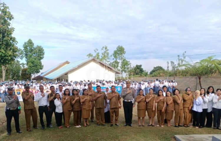 Lantas Polres Dairi, Senin (26/9/2022) melaksanakan giat Go To School di SMA Negeri 1 Siempat Nempuh Hulu Jalan Pendidikan Km 11 Silumboyah Kabupaten Dairi