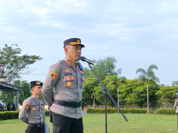 Kapolres Bangka Barat AKBP Catur Prasetiyo S.I.K menghimbau kepada seluruh masyarakat untuk selalu menjaga kamtibmas sebelum pelaksanaan pilkades