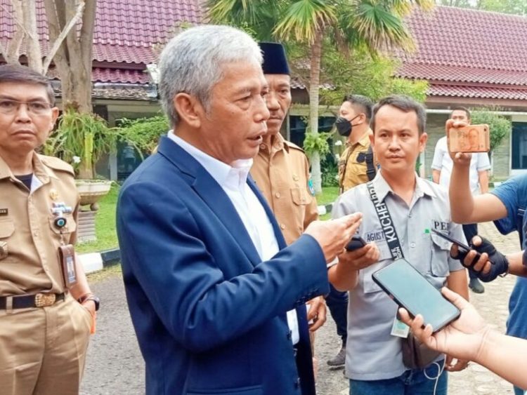 Kunjungan anggota DPR RI, Delegasi Diplomasi Parlemen, Badan Kerjasama Antar Parlemen (BKSAP), di pendopoan rumah dinas bupati OKI