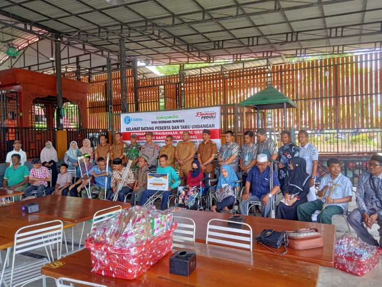 Lembaga Elmansyur Peduli buka seminar Kewirausahaan, pemberian modal usaha dan alat bantu untuk penyandang difabel yang di sponsori oleh Tokopedia