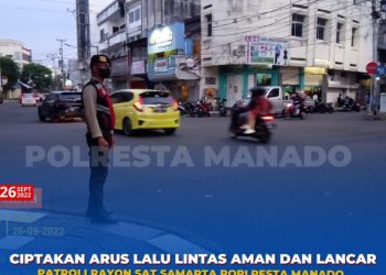 Perhimpunan Putra Putri (PPP) Brimob menggandeng Satlantas Polresta Manado menyosialisasi tertib berlalulintas di TK Petra Ranomuut