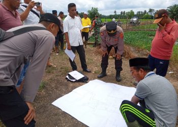 Muspika kecamatan Tanah Jambo Aye kabupaten Aceh Utara saat ini turun ke desa untuk penuhi undangan dari masyarakat di karenakan permasalahan tapal batas antar desa Cot Biek dan Lhok bintang Hu