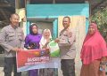 Polres Bangka Barat kembali memberikan bansos berupa beras ke masyarakat kabupaten Bangka Barat