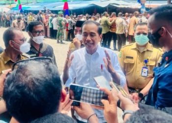Presiden dalam keterangannya kepada awak media di Pasar Rakyat Jailolo, Kabupaten Halmahera Barat, Provinsi Maluku Utara