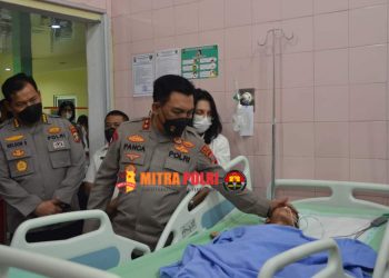 Muhamad Al Faqih Saleh Hudin (4) yang menjadi korban kekerasan oleh pamannya JS (33) dan bibinya M (24) mendapat kejutan dengan kehadiran Kapolda Sumut Irjen Pol Drs. R. Z. Panca Putra S., M.Si