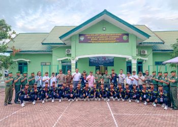 Dandim 0103/Aut, Letkol Inf Hendrasari Nurhono S.I.P., M.I.P., menggelar acara Pemberangkatan Kontingen Piala Kasad Liga Santri PSSI Tahun 2022 Tim Al Azhar FC