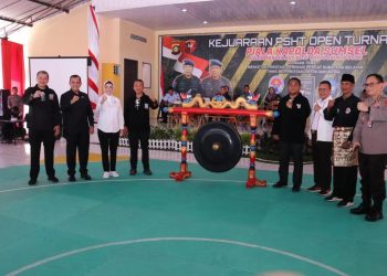 Kapolda Sumsel diwakili Wakapolda Brigjen Pol. Rudi Setiawan, S.I.K, SH, MH., membuka Pertandingan Kejuaran Pencak Silat PSHT Piala Kapolda Sumsel