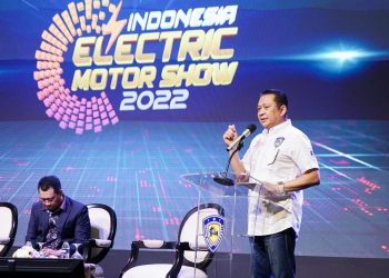 Bamsoet saat memberikan Keynote Speeh dalam Indonesia Electric Motor Show 2022, di JCC, Jakarta,