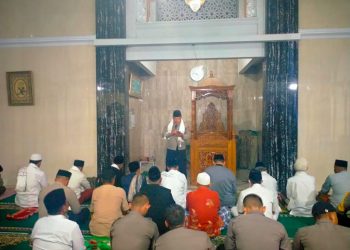 Kegiatan Subuh Keliling (Subling) dalam rangka silaturahmi kamtibmas Wakapolres Tasikmalaya Kota KOMPOL Agus Syarifudin dengan jemaah Mesjid Al-Hidayah