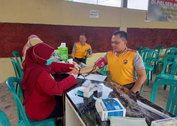 Polsek Kutasari bekerja sama dengan Puskesmas Kutasari menggelar kegiatan deteksi dini penyakit tidak menular