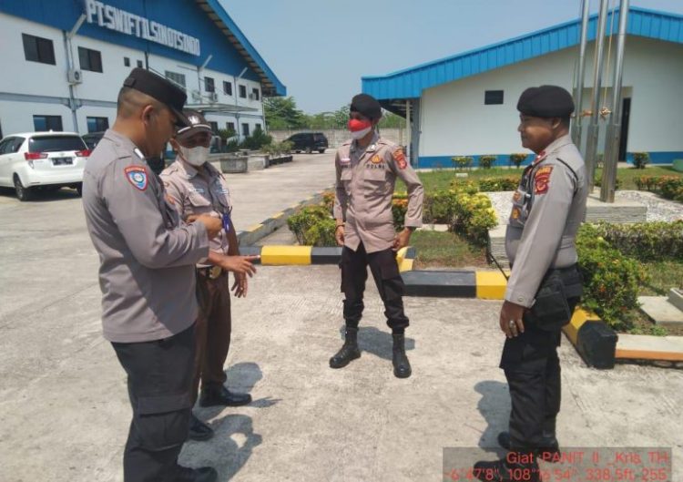 Polsek Jatiwangi laksanakan patroli dengan menyambangi objek objek vital yang ada di wilayah hukum Polsek Jatiwangi