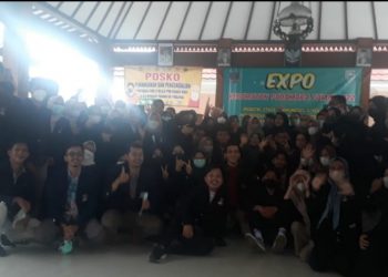 Rektor UNHAS mendampingi Mahasiswa Profesi Ners pada tahapan Stase Komonitas dan Keluarga bertempat di Pendopo Balai Desa Mipiran mengadakan Kegiatan EXSPO padamara 2022