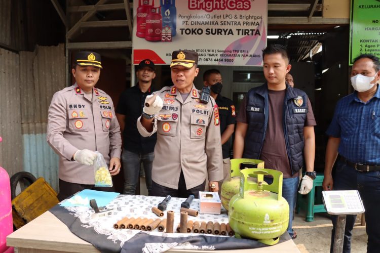 Sat Reskrim Polres Tangsel bersama Unit Reskrim Polsek Pamulang berhasil mengungkap usaha penyalahgunaan gas LPG bersubsidi menjadi non subsidi